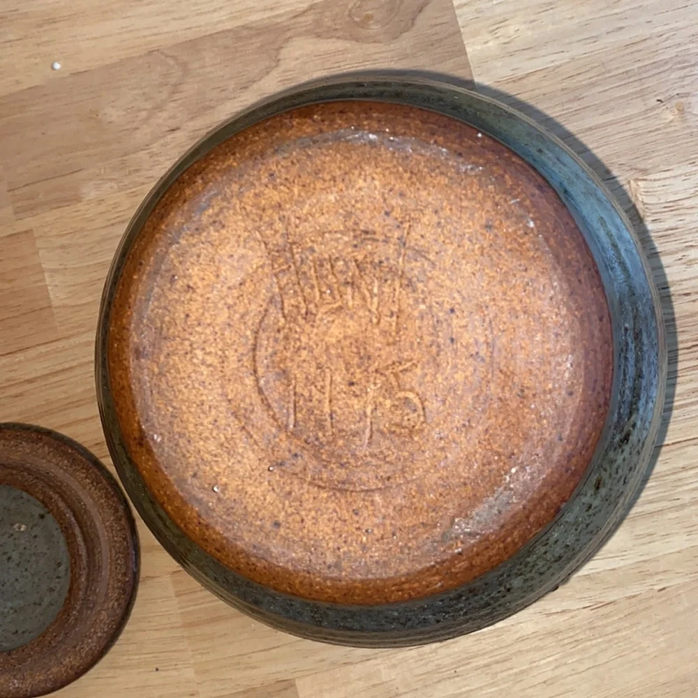 Pottery Jar - Picture 5 of 6
